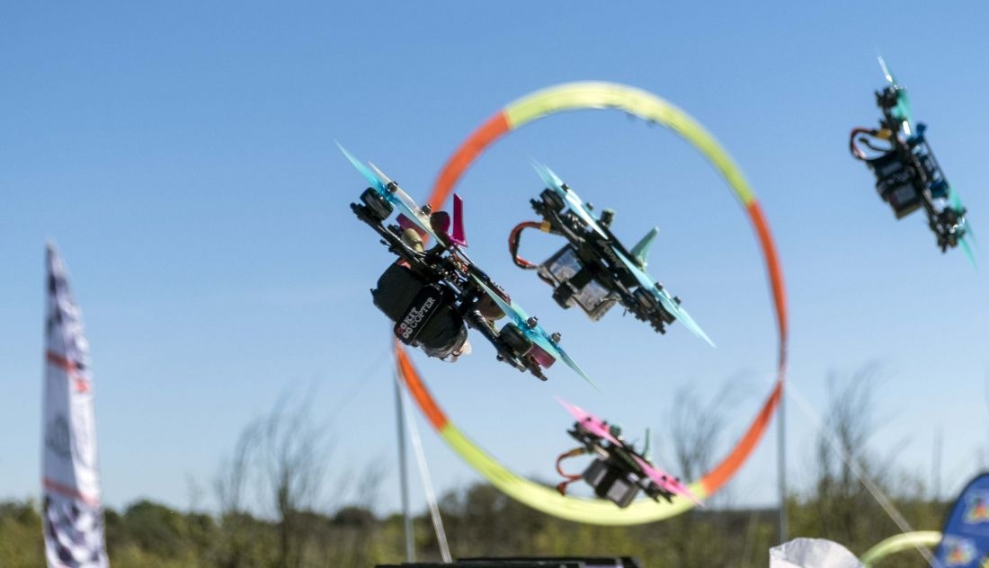 Los drones sobrevuelan Salamanca en la primera edición de ‘Yecla Dron Race’